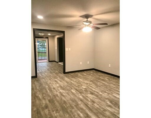 Foto del edificio - 11 Brandee Ln