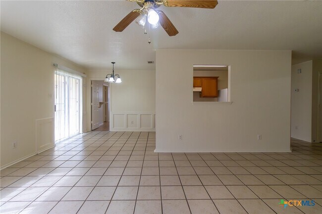 Building Photo - 1203 Fox Creek Dr