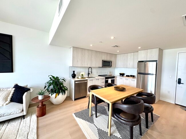 Building Photo - 242 NW 32nd St