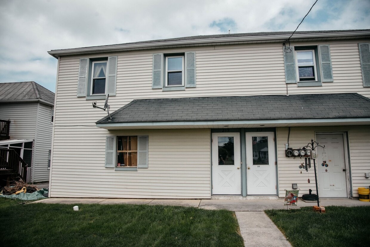 219 W Maple St, Palmyra, PA 17078 House Rental in Palmyra, PA
