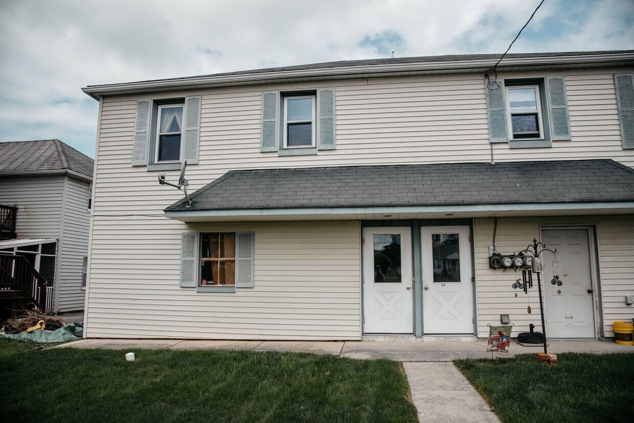 219 W Maple St, Palmyra, PA 17078 House Rental in Palmyra, PA