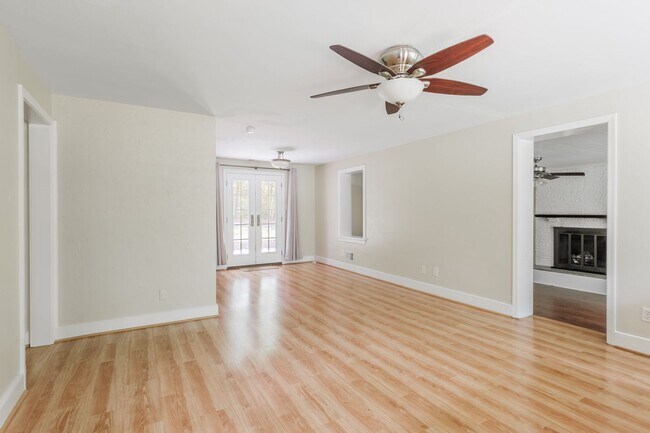 Building Photo - Beautiful One Level Home in Bon Air for rent!!