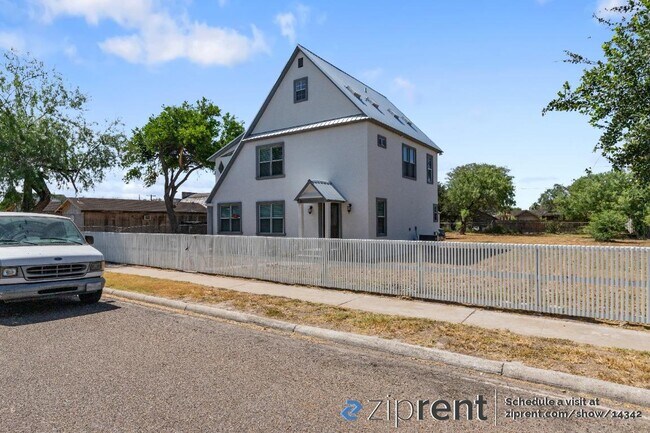 Foto del edificio - 214 W Lovett St