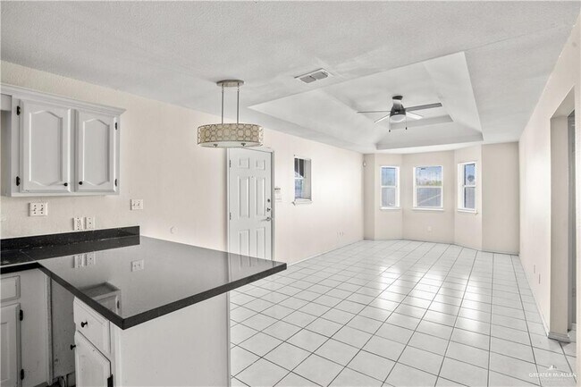 Foto del edificio - 1802 Oasis Dr