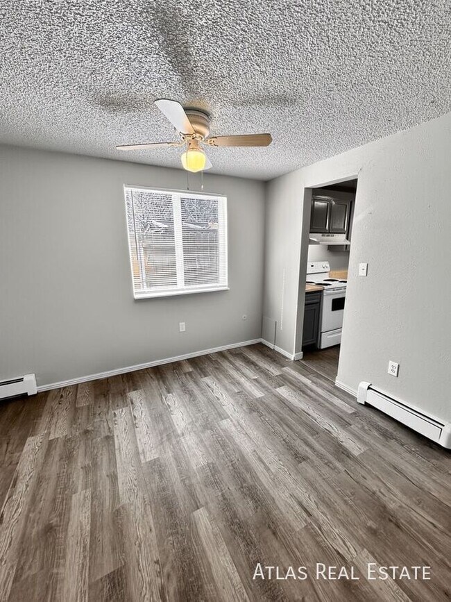 Foto del edificio - 461 El Paso Blvd