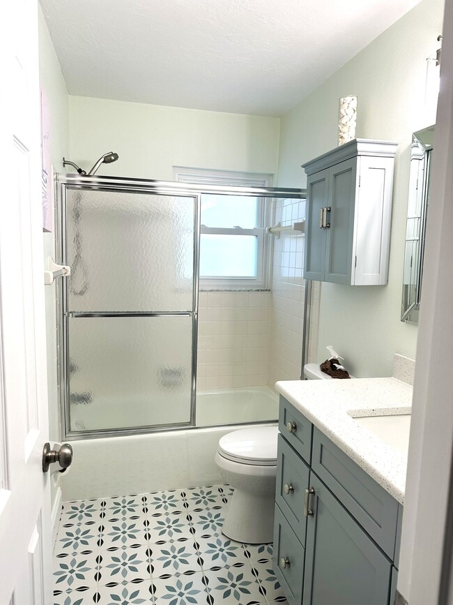 Foto del edificio - 12 Quails Run Blvd