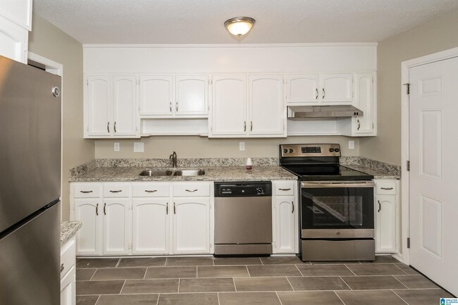 Foto del edificio - 929 Edwards Lake Rd