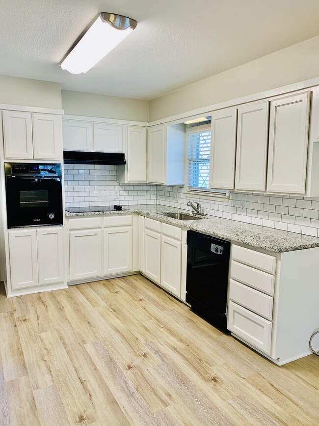 Building Photo - 226 Tolbert Ave