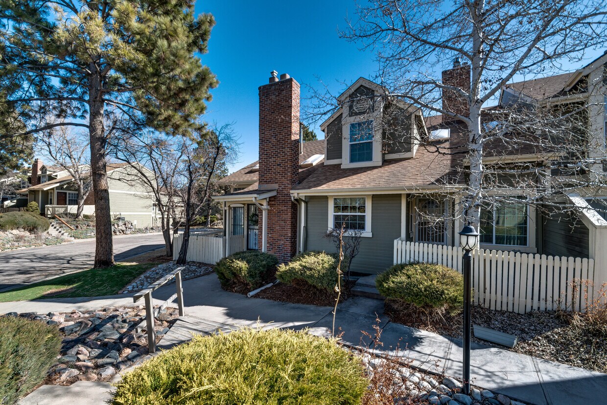 2021 S Hannibal Way, Aurora, CO 80013 Townhome Rentals in Aurora CO