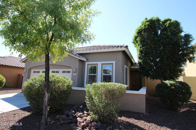 Building Photo - 851 E Aberdeen Dr