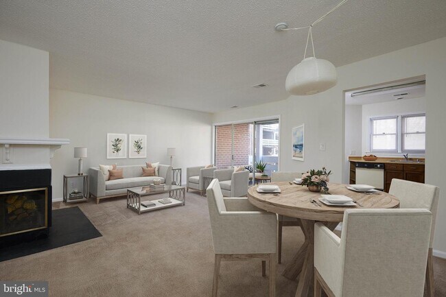 Foto del edificio - 7600 Lakeside Village Dr