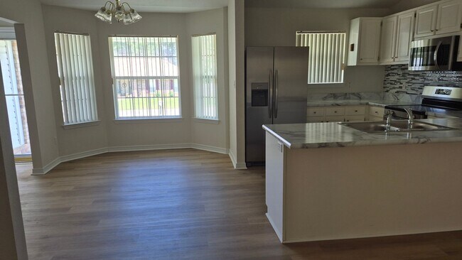 Foto del edificio - 7361 Chimney Pines Dr