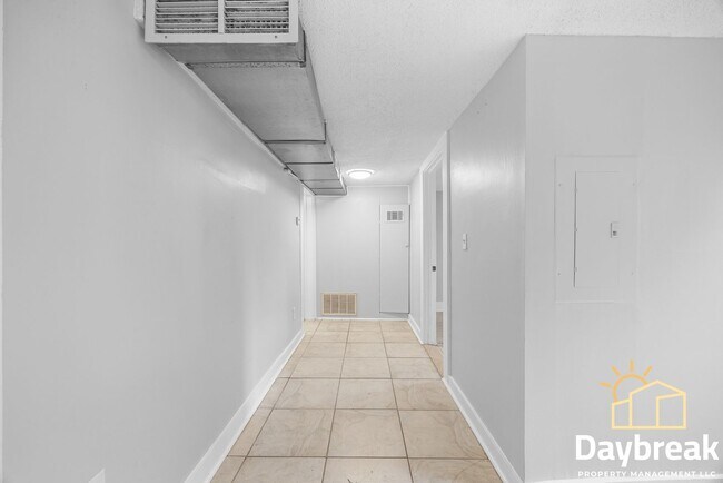 Foto del edificio - 112 E Anderson St