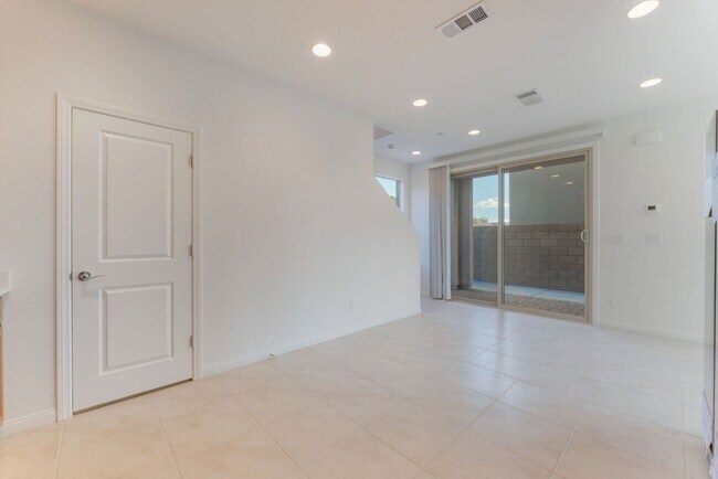 Foto del edificio - Recently Built Modern Home in Summerlin!