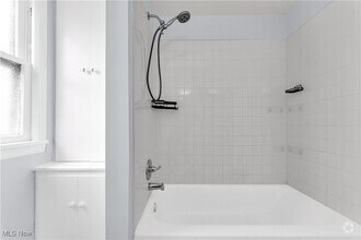 Building Photo - 3209 W 92nd St