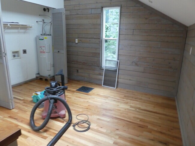 Building Photo - 3408 SW Dosch Ct