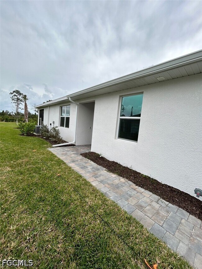 Building Photo - 43806 Blue Heron Ln