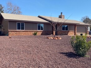 Building Photo - 890 Verde Valley School Rd