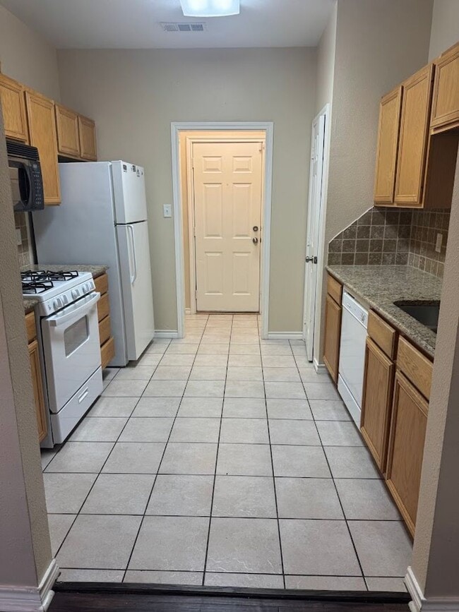 Building Photo - 609 Townplace Dr