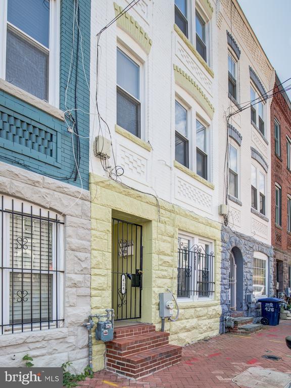 Building Photo - 424 Elm St NW