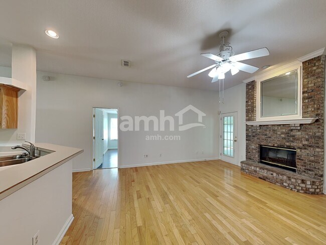 Foto del edificio - 2700 Darwin Ct