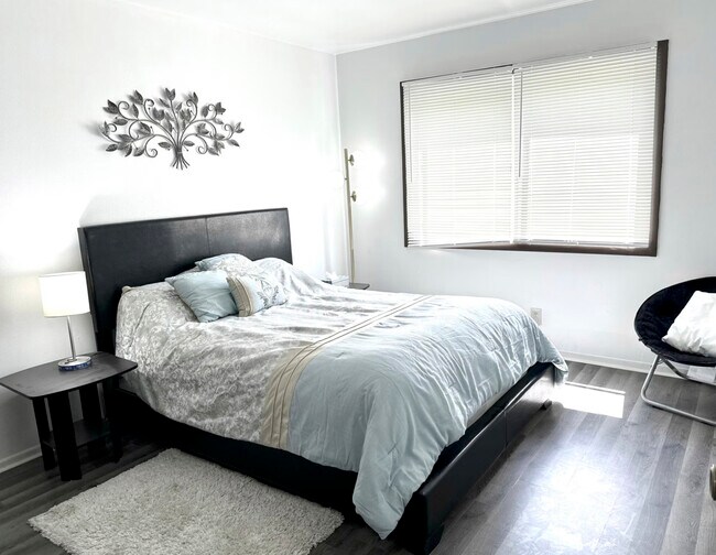 Foto del edificio - 4815 Creek View Rd