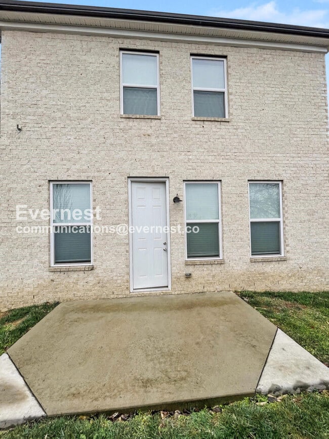 Building Photo - 2656 Lakevilla Dr