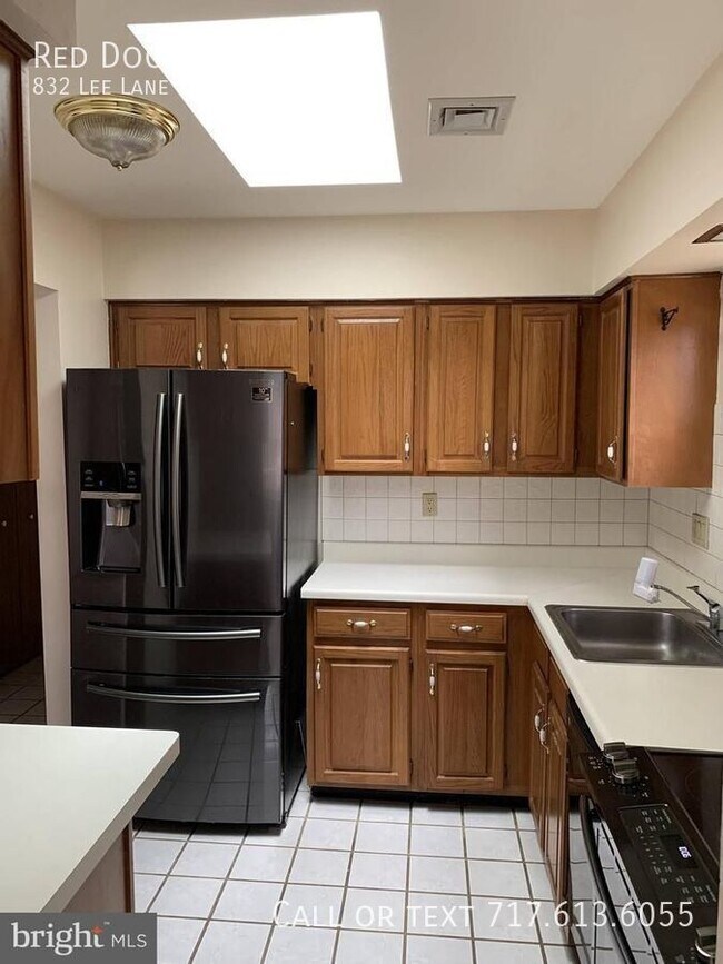 Foto del edificio - 832 Lee Ln