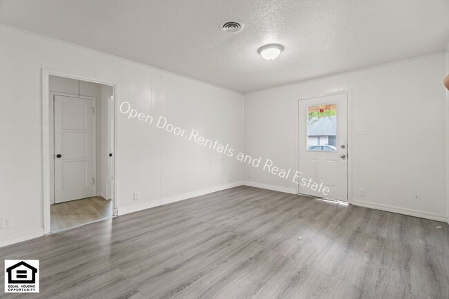 Building Photo - 1/2 off first month's and second months re...