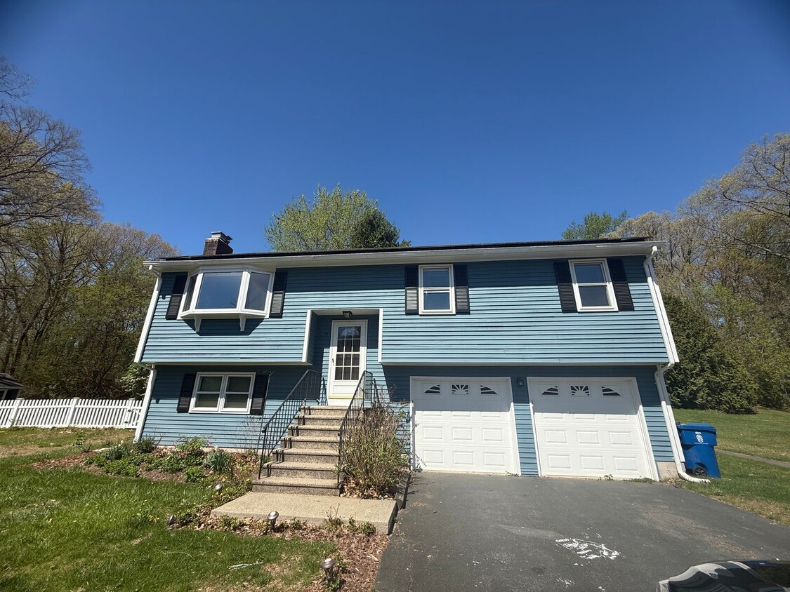 Primary Photo - 75 Herald, Farmington – 3 Bed, 3 Bath in CT