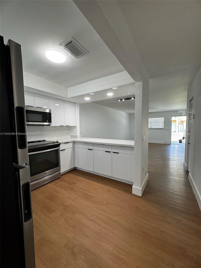 Foto del edificio - 1460 SW 24th Ct