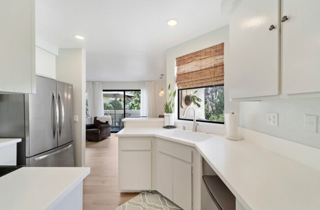 Foto del edificio - 2722 Ariane Dr