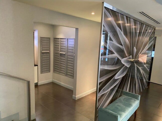Building Photo - Efficiency close to Dupont Circle