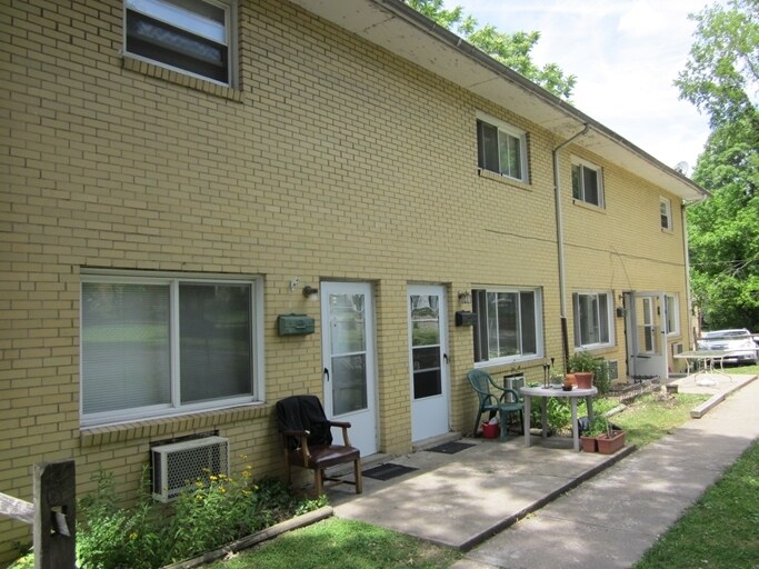 Building Photo - 713 Orchard St