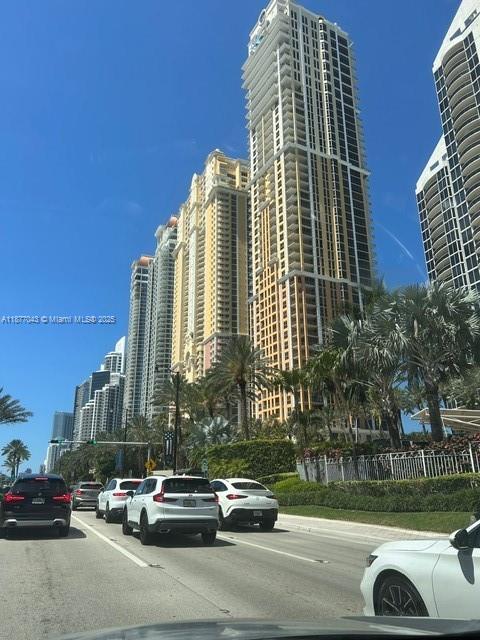 Foto del edificio - 16909 N Bay Rd
