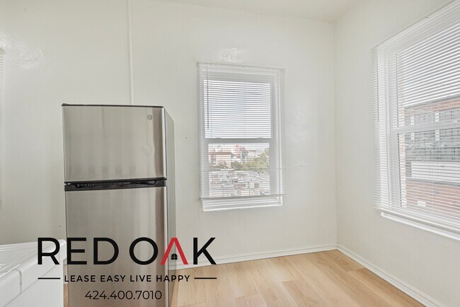 Building Photo - 974 S Gramercy Pl