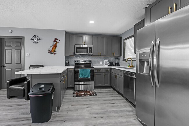 Foto del edificio - 4406 Edison St