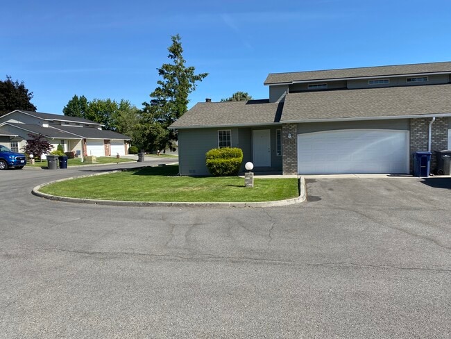 Building Photo - 1504 Danawood Dr
