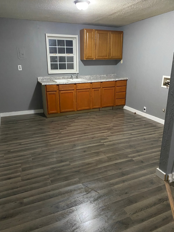 Building Photo - 3921 E Dunham St