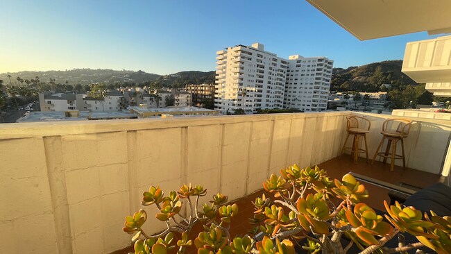 Foto del edificio - 7135 Hollywood Blvd