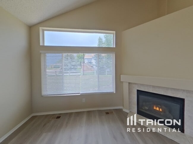 Building Photo - 517 Oxbow Dr