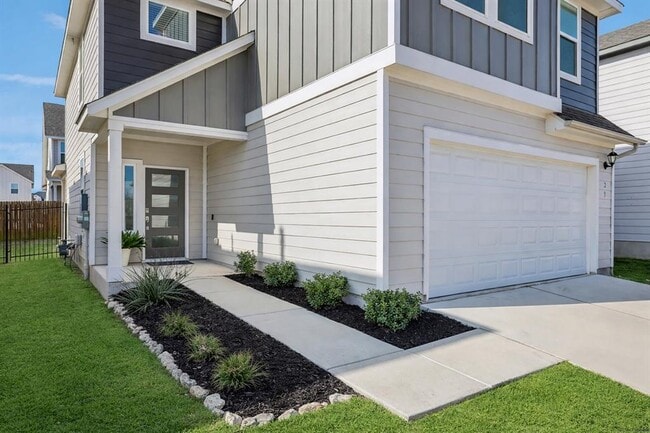 Building Photo - 2903 Bronx Dr