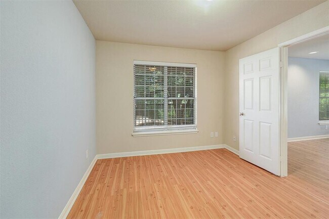 Building Photo - 7685 Northcross Dr