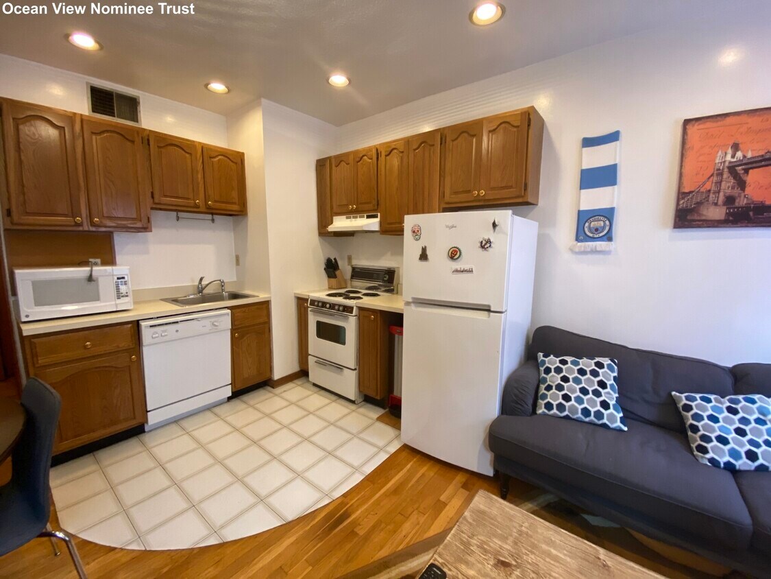 Primary Photo - 372 North St