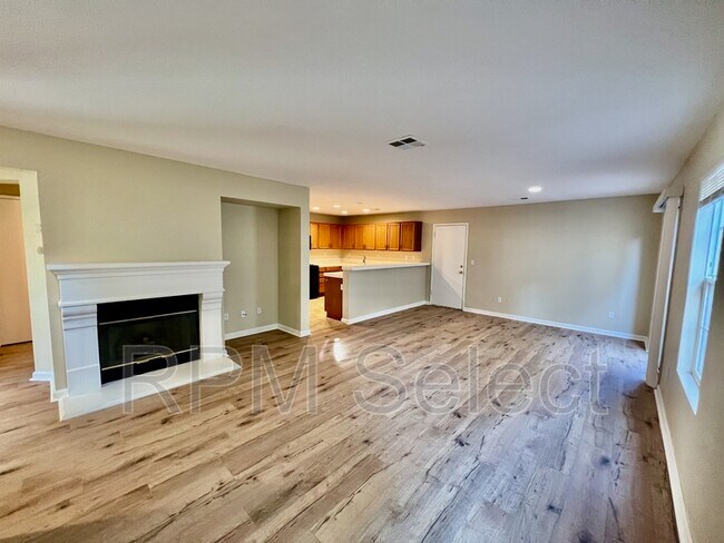 Building Photo - 3013 Puffin Cir
