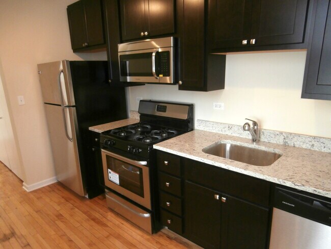 Foto del edificio - 4751 N Troy St