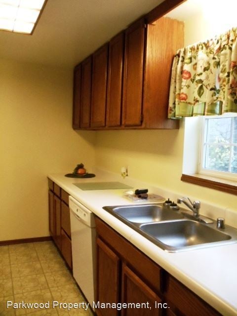 Building Photo - 2 br, 1 bath House - 10425 S. Croft St