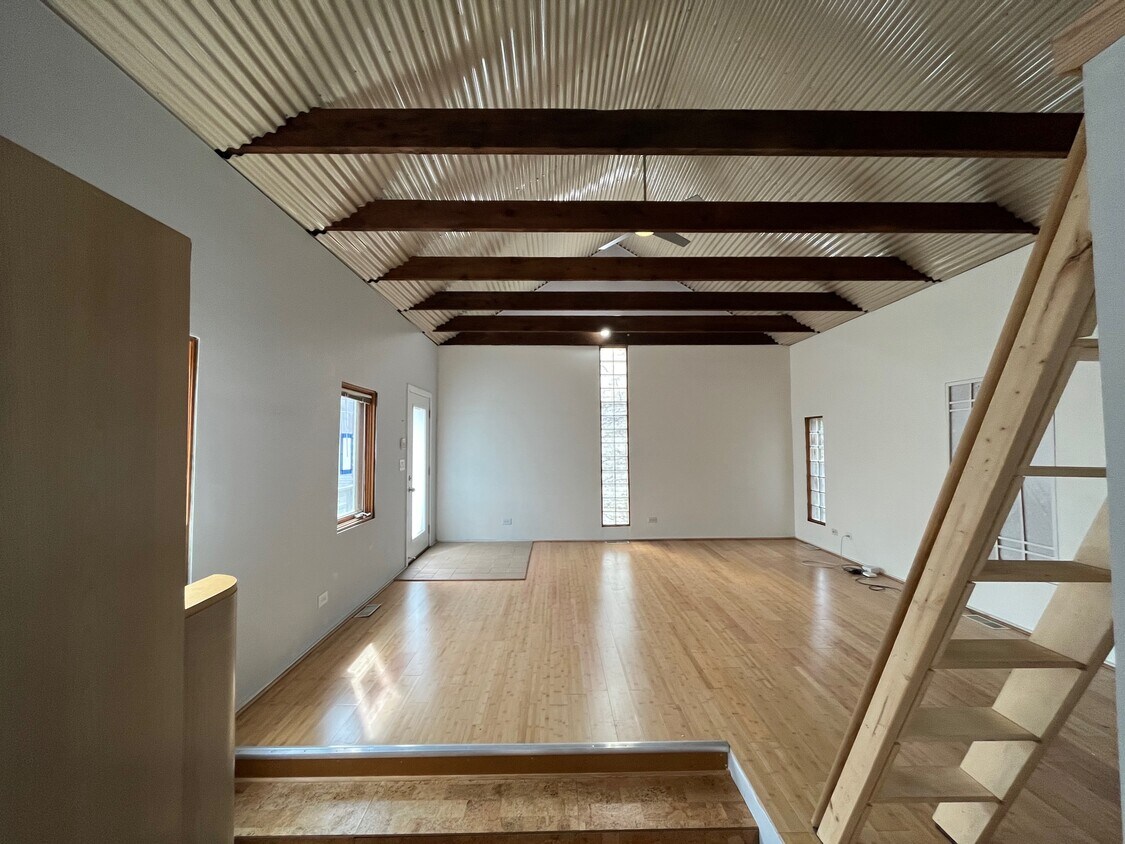 Foto principal - 2622 N Burling St