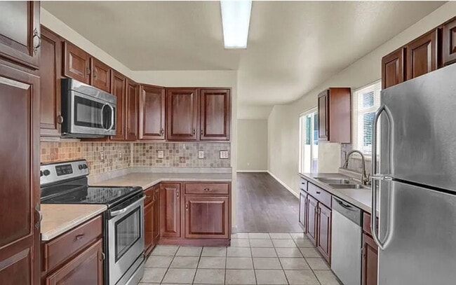 Building Photo - 2004 Mirror Ct