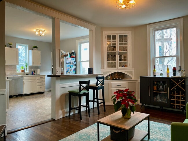 Foto del edificio - 38 Highland Park Ave